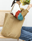 Stay Chic and Sustainable with Our Eco-Friendly Canvas Shoulder Bag