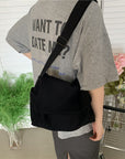 Style Meets Functionality: Canvas Bag with Adjustable Strap