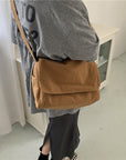 Style Meets Functionality: Canvas Bag with Adjustable Strap