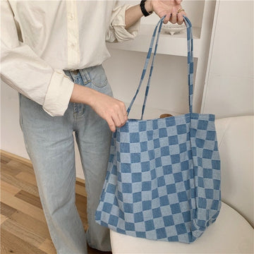 The Ultimate Casual Accessory: Our Versatile Denim Shoulder Bag