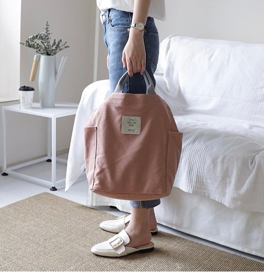 Adjustable Strap Canvas Bag: Comfortable and Stylish