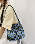 Casual Elegance: Shoulder Bag for Effortless Style