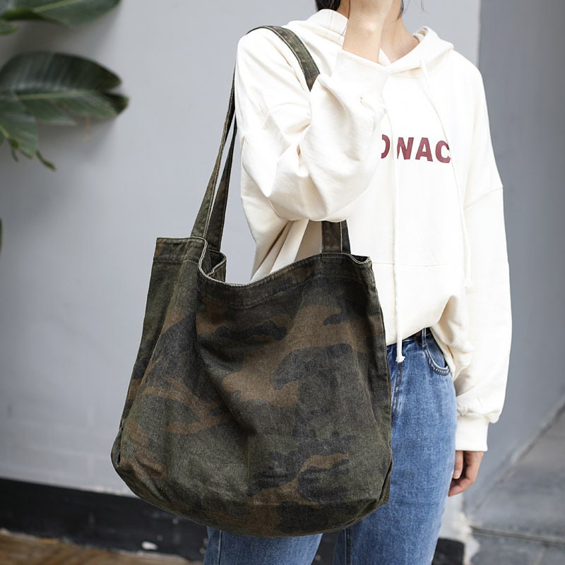Experience Timeless Style with Our Vintage-Inspired Canvas Shoulder Bag