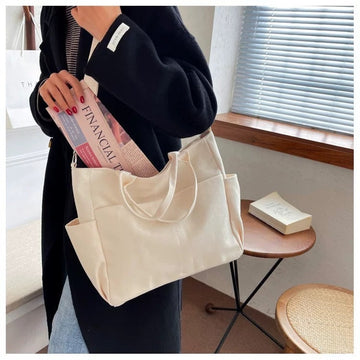 Minimalist Canvas Crossbody Bag for a Streamlined Look