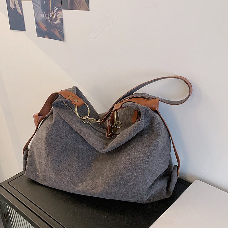Stay On-Trend with Our Fashionable Canvas Crossbody Bag