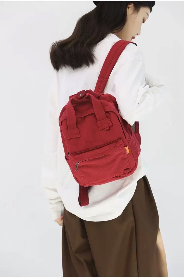 Minimalist Canvas Backpack for Simple and Elegant Look