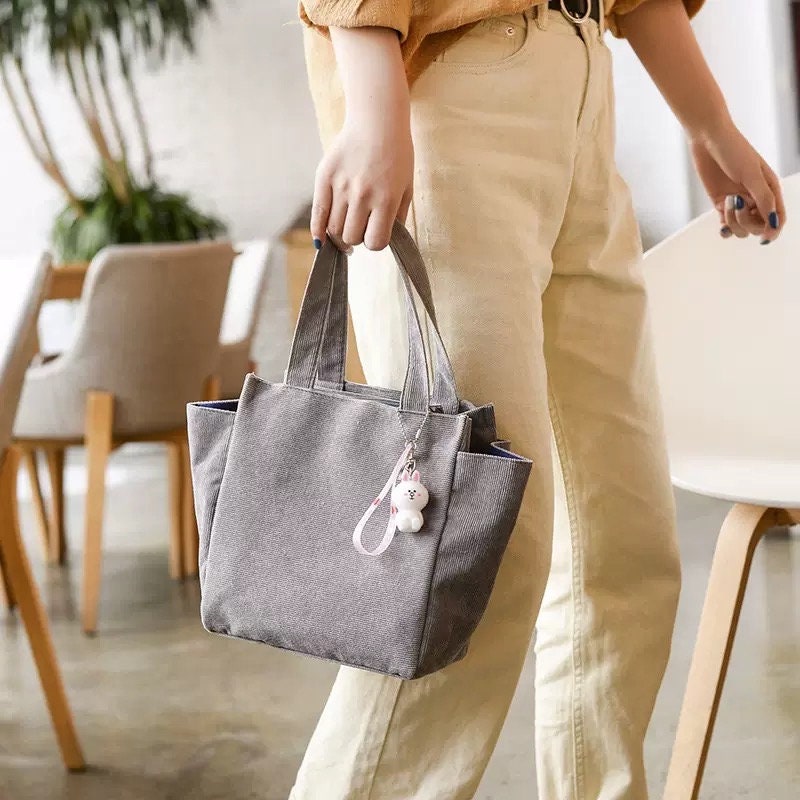Versatile Canvas Shoulder Bag: Adjust the Strap for Your Perfect Fit