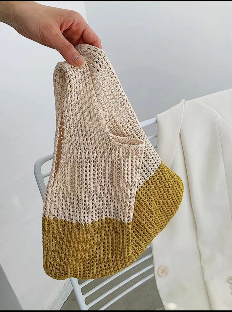 Stay on Trend with Our Fashion-Forward Crochet Shoulder Bag