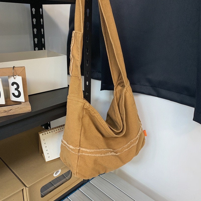 Practical and Stylish Canvas Crossbody Bag for Everyday Use
