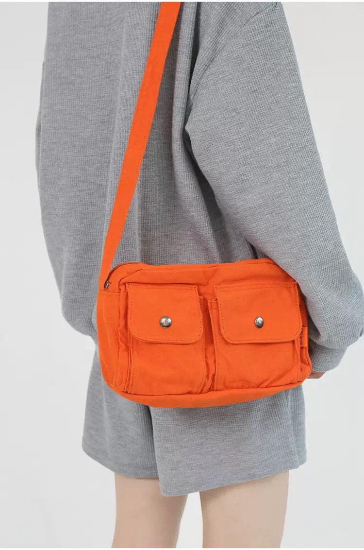 Simplify Your Life with Our Versatile Crossbody Canvas Bag