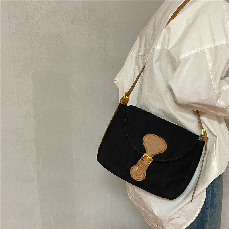 Effortlessly Carry Your Essentials with Our Canvas Crossbody Bag