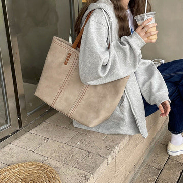 Effortlessly Chic: Our Vegan Leather Tote for Any Occasion