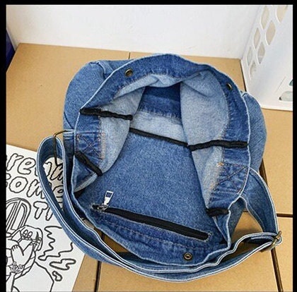 The Ideal Travel Companion: Our Spacious and Functional Denim Crossbody Bag