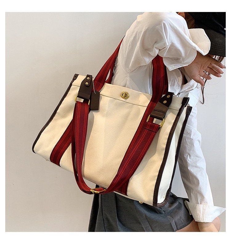 Canvas Bag with Adjustable Strap for Easy On-the-Go Wear