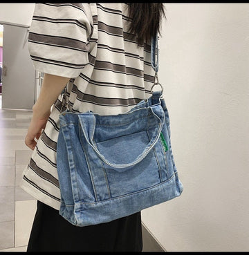 Stay Organized and Chic with Our Multi-Pocket Denim Crossbody Bag