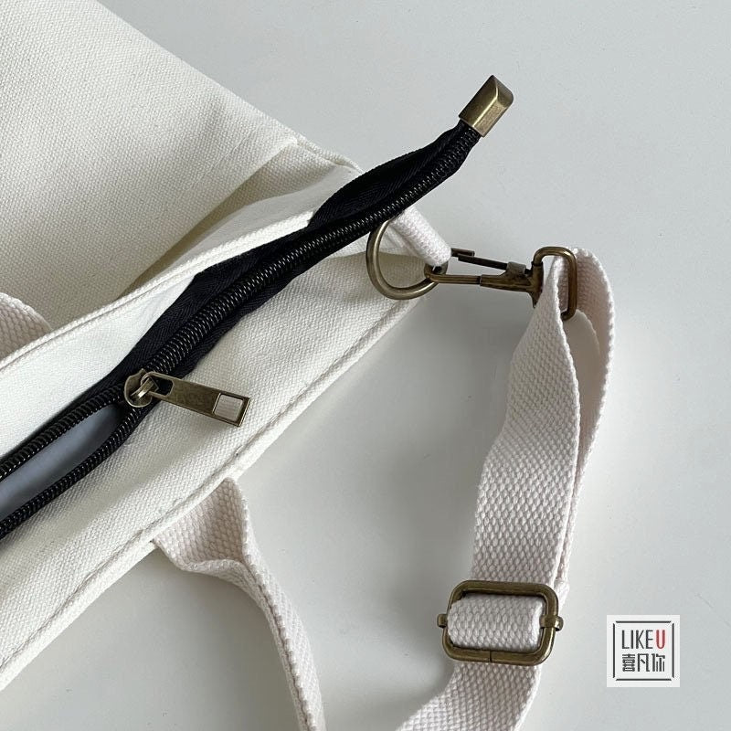 Experience Ultimate Convenience with Our Multi-Pocket and Organizational Canvas Crossbody Bag