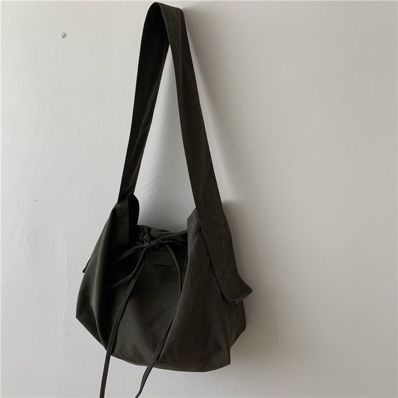 Stay Organized and Prepared with Our Multi-Pocketed Nylon Shoulder Bag