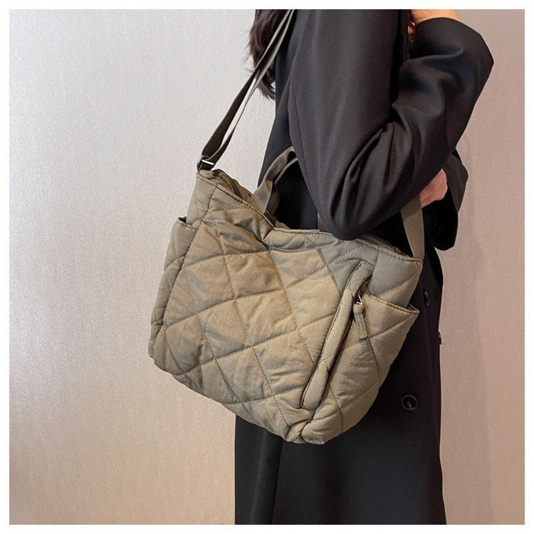 Quilted Chic: A Stylish Tote for Everyday Use