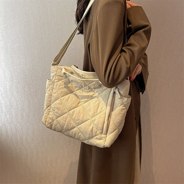 Quilted Chic: A Stylish Tote for Everyday Use